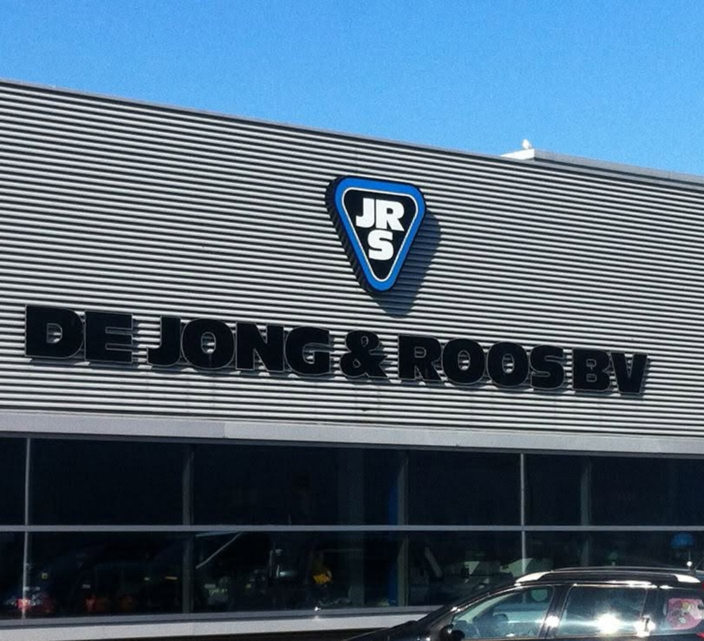 De Jong & Roos